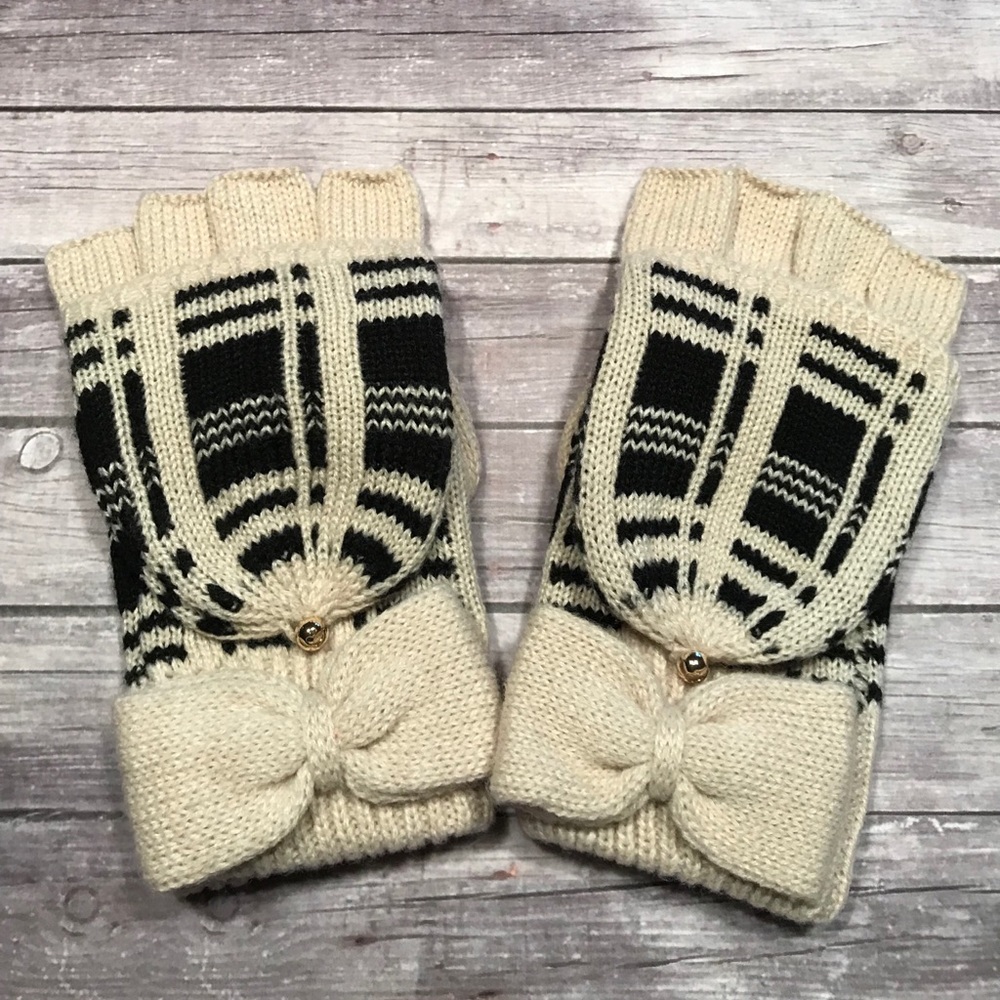 Kate Spade Black & White Plaid Gloves